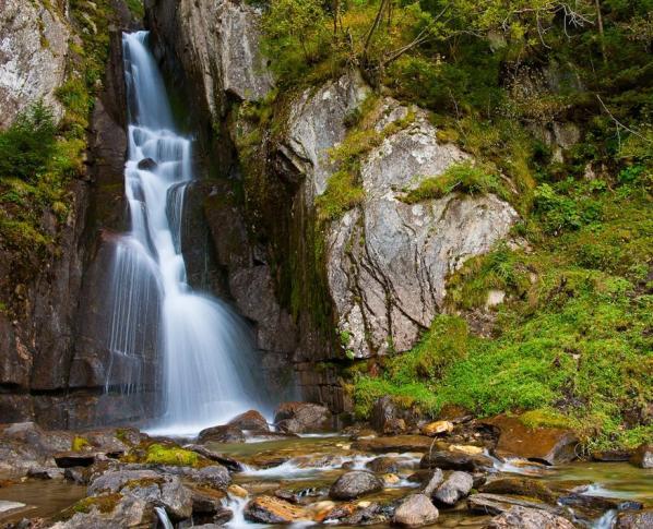 145-wasserfall-pfitschtal-foto-klaus-peterlin-www-allesfoto-com